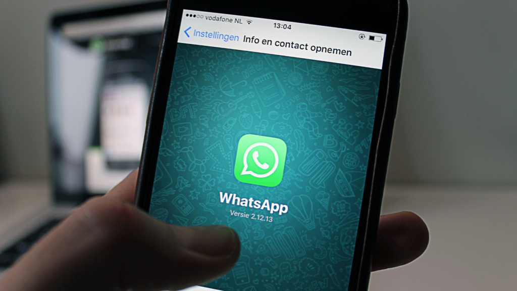 how-to-put-music-on-whatsapp-status-the-most-curious-in-the-world