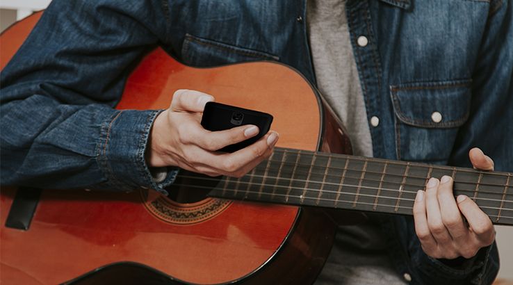 temukan aplikasi yang akan membantu Anda menyetel gitar-3